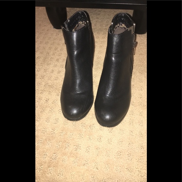 Black leather booties - Picture 2 of 2